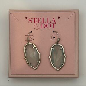 Stella & Dot Amala Chandelier Silver / Blue Earrings - New in Box!